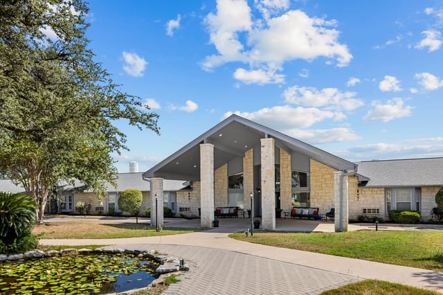 Gateway-Villas-and-Gardens-Marble-Falls-003