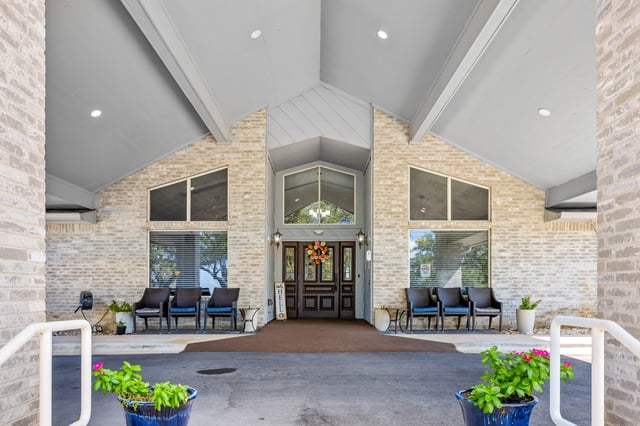 Gateway-Villas-and-Gardens-Marble-Falls-006