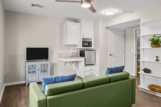 Gateway-Villas-and-Gardens-Marble-Falls-035